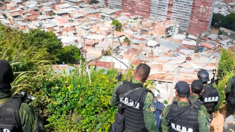 Decenas de heridos tras enfrentamientos entre antisociales y funcionarios