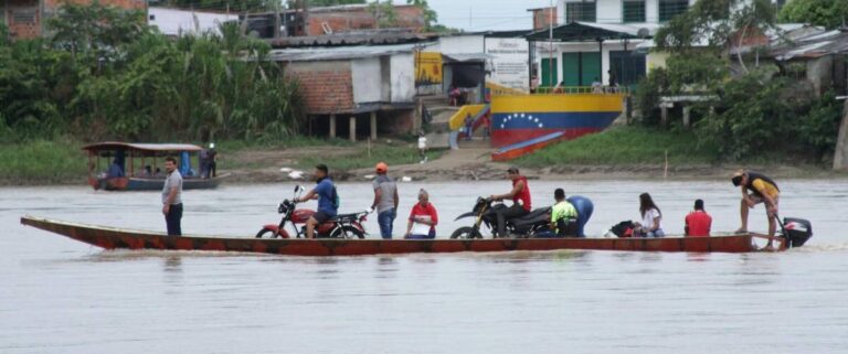 Plan Pistola de la guerrilla implanta toque de queda en el río Arauca