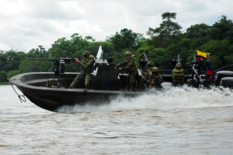 Armada colombiana fue atacada con explosivos luego de la visita de Molano