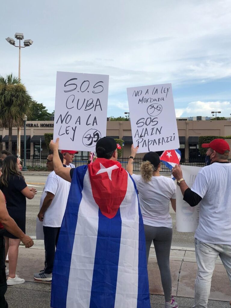 Exigen asilo político al influencer cubano Alain Paparazzi