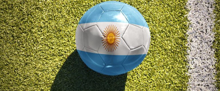 Fútbol argentino: balacera en un partido deja herido a un entrenador