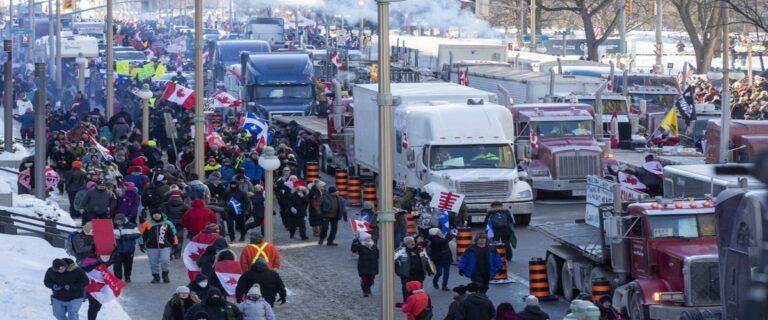 Camioneros en Canadá protestaron contra la vacunación obligatoria