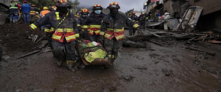 ¡TRAGEDIA! Aluvión causó 23 muertes y casi 50 heridos en Ecuador