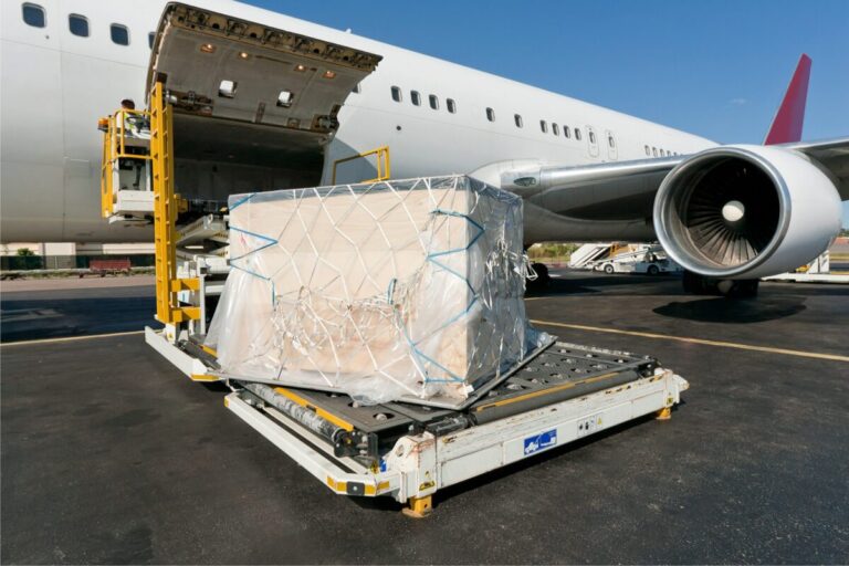 Problemas con el transporte marítimo abre un abanico de posibilidades para el transporte aéreo de mercancías
