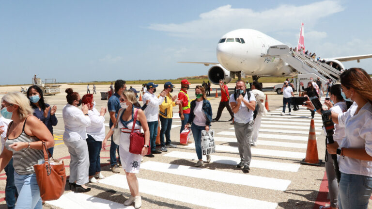 Alrededor de 400 turistas rusos han abandonado Venezuela en vuelos chárter para regresar a su país