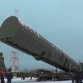 El impactante video de Rusia disparando cohetes termobáricos que derriten órganos humanos