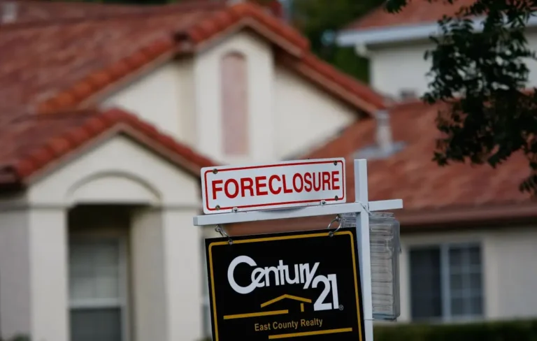EEUU: Tasas de interés para hipotecas repuntan al 5 % dejando a los compradores fuera del mercado
