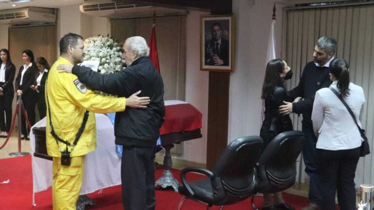 Familiares y amigos del fiscal Pecci le dan el último adiós en Paraguay