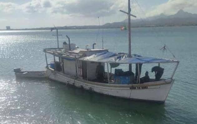 Naufragio: Desesperados familiares de los tripulantes de la embarcación Zorro Viejo piden ayuda para labores de búsqueda