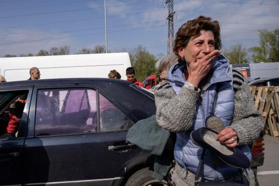 Mariúpol amplía su evacuación tras negociación de la ONU y la Cruz Roja